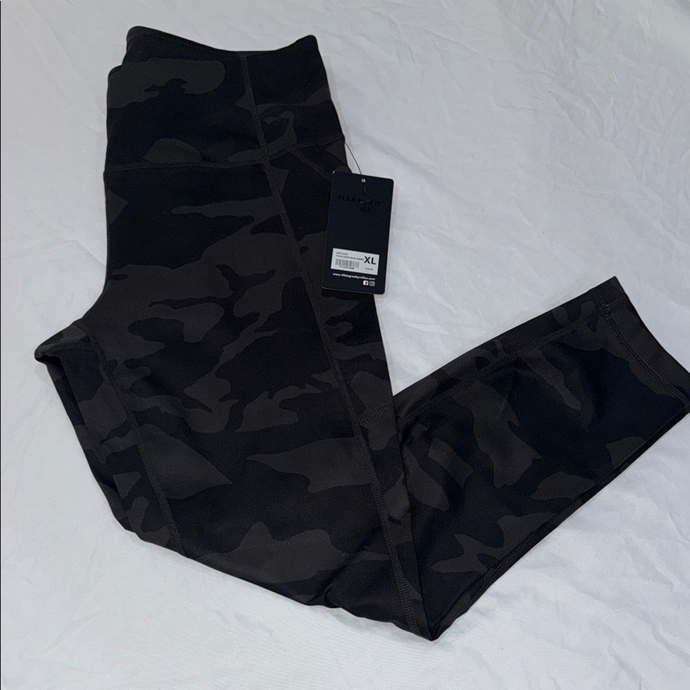 Flex for it 90 degree women Black Camouflage Leggings new size XL